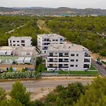 My Adriatic With Private Garden And Garage * シベニク