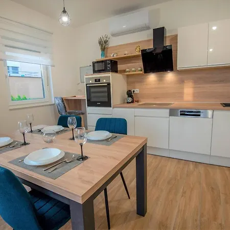 Apartment My Adriatic With Private Garden And Garage