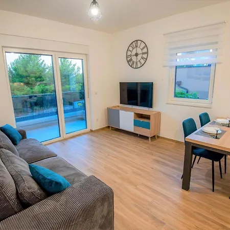 Apartment My Adriatic With Private Garden And Garage *