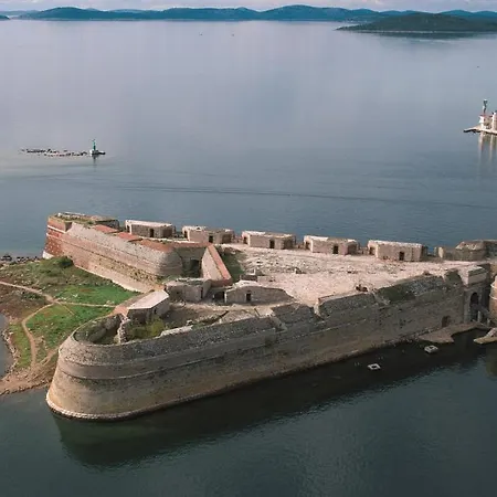 My Adriatic With Private Garden And Garage Apartment Sibenik