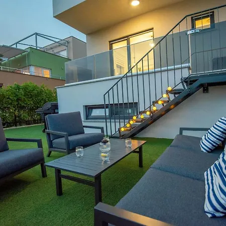 דירה My Adriatic With Private Garden And Garage