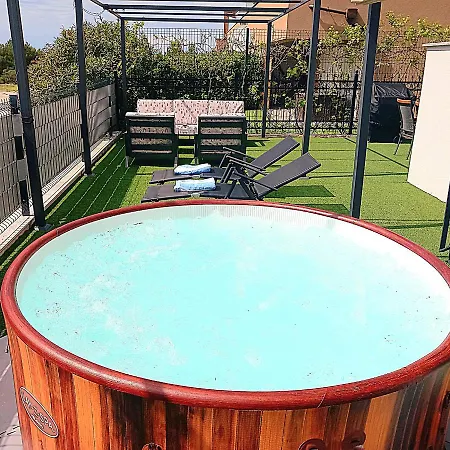 My Adriatic With Private Garden, Jacuzzi And Garage * Sibenik
