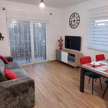 My Adriatic With Private Garden And Garage Apartment *