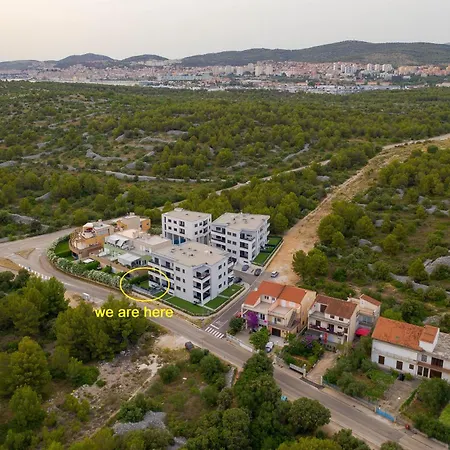 Apartment My Adriatic With Private Garden And Garage Sibenik