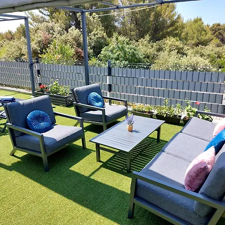 My Adriatic With Private Garden, Jacuzzi And Garage * Sibenik