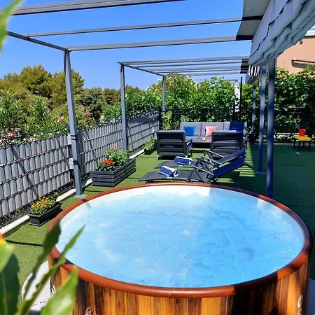 My Adriatic With Private Garden, Jacuzzi And Garage Apartment Sibenik