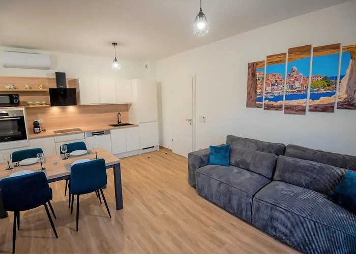 My Adriatic With Private Garden And Garage Apartman Sibenik