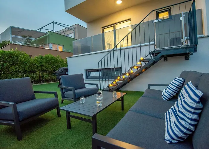 Apartman My Adriatic With Private Garden And Garage