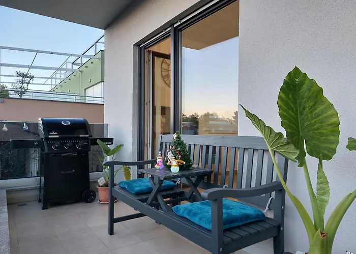 My Adriatic With Private Garden And Garage Šibenik