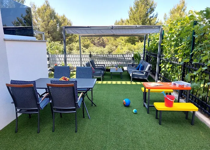 My Adriatic With Private Garden And Garage Sibenik