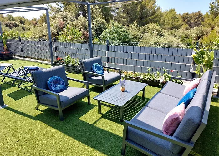 My Adriatic With Private Garden And Garage * 希贝尼克